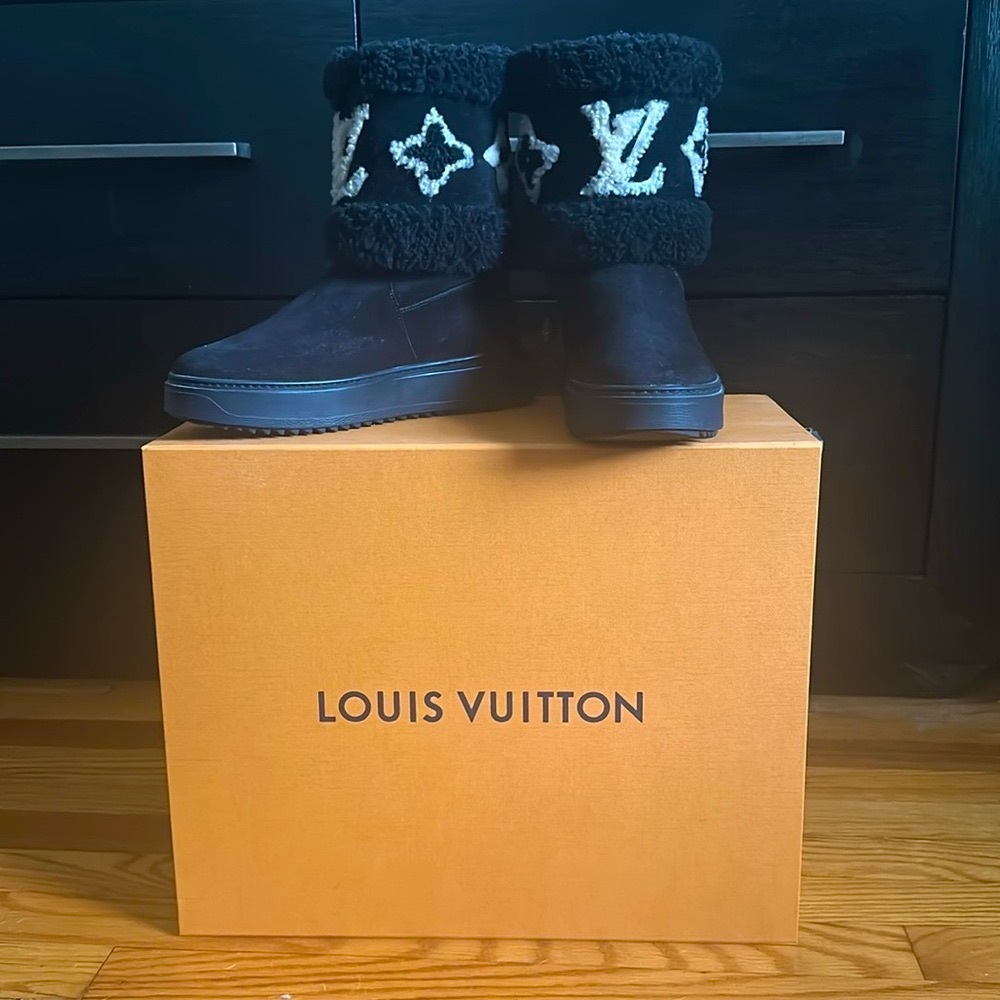 Louis Vuitton Black Snowdrop Flat Ankle Boots